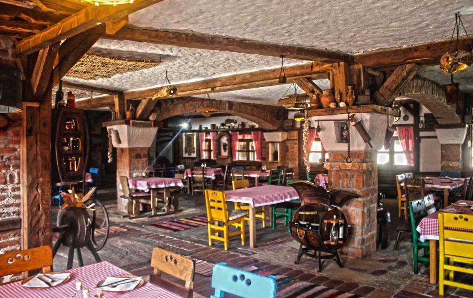 restaurant-rustic-old-good-food-kosovo